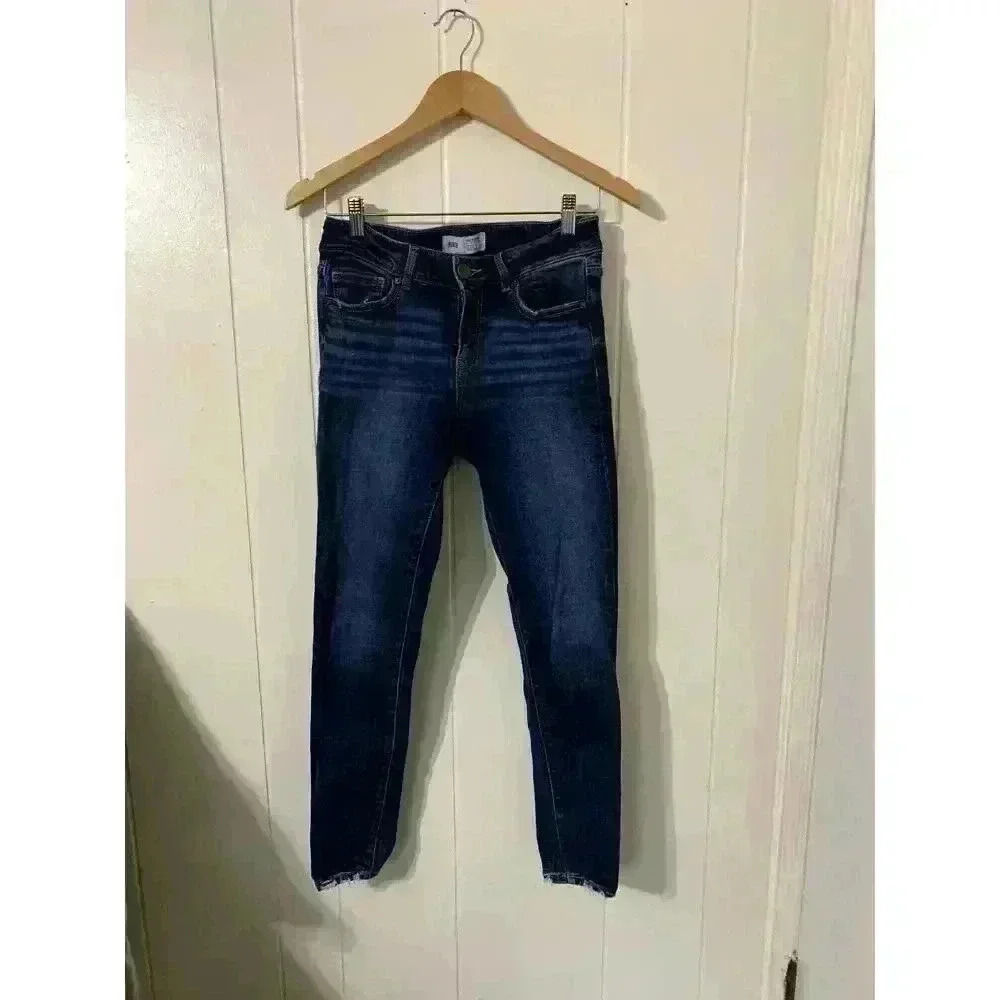 BKE Jeans Women's 26 Victoria Universal Fit Mid Rise Skinny Distressed pocket